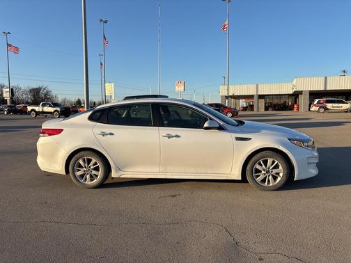 2017 Kia Optima LX