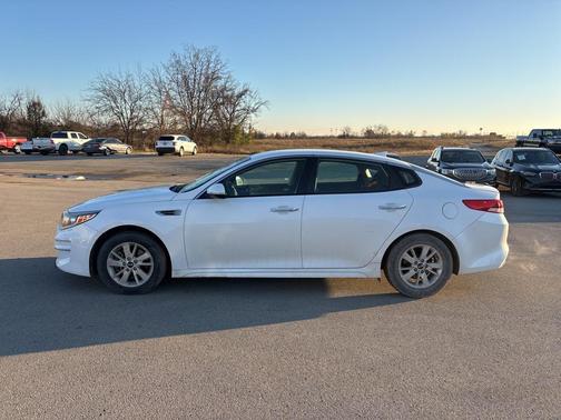 2017 Kia Optima LX