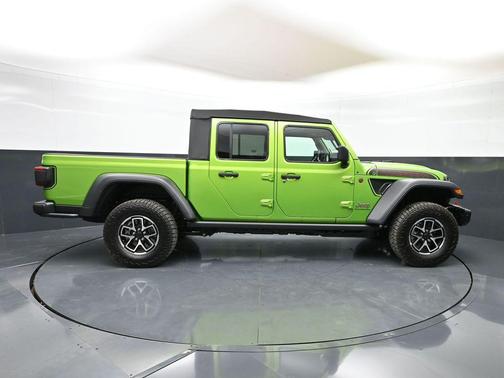 Mojito 2026 Jeep Gladiator Shadow Ops