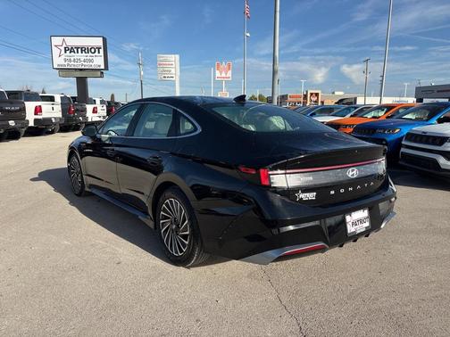 2024 Hyundai SONATA Hybrid SE