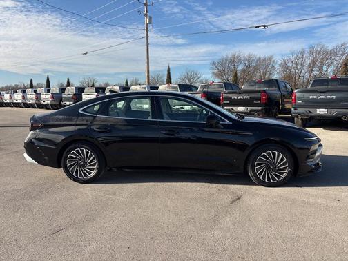 2024 Hyundai SONATA Hybrid SE