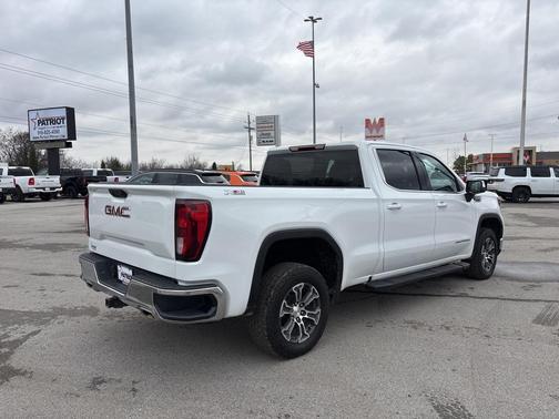 2023 GMC Sierra 1500 SLE