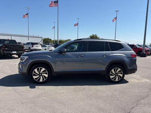 2025 Volkswagen Atlas 2.0T SE w/Technology 4MOTION