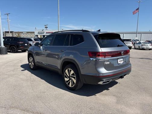 2025 Volkswagen Atlas 2.0T SE w/Technology 4MOTION