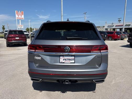 2025 Volkswagen Atlas 2.0T SE w/Technology 4MOTION