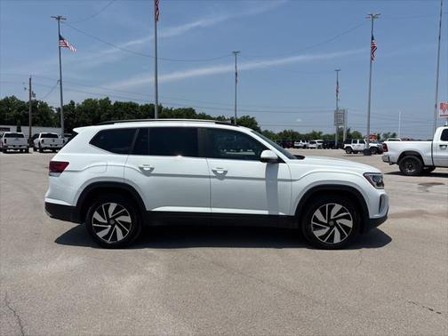 2024 Volkswagen Atlas 2.0T SE w/Technology 4MOTION