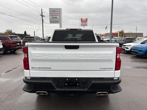 2023 Chevrolet Silverado 1500 Custom Trail Boss
