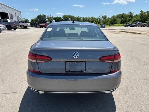 2022 Volkswagen Passat 2.0T Limited Edition