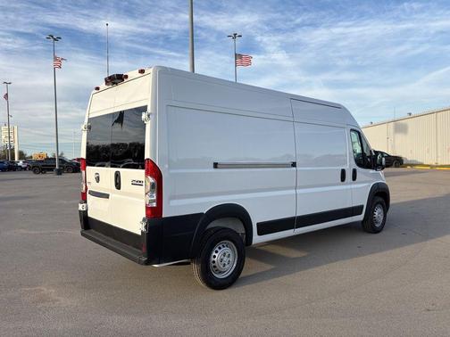 Bright White Clearcoat 2026 RAM ProMaster 2500 Tradesman
