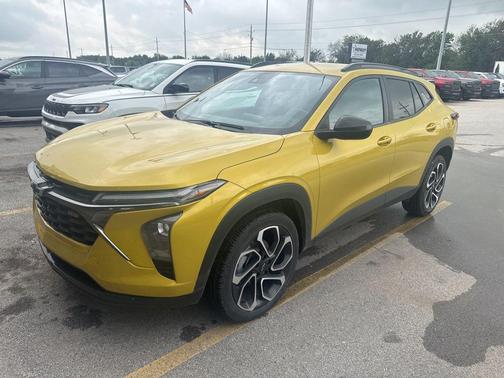 Nitro Yellow Metallic 2024 Chevrolet Trax FWD 2RS