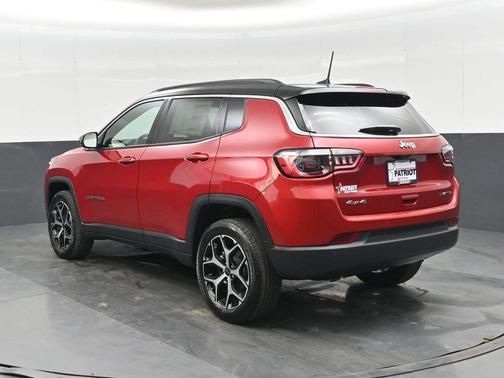 Red Hot Pearlcoat 2026 Jeep Compass Limited