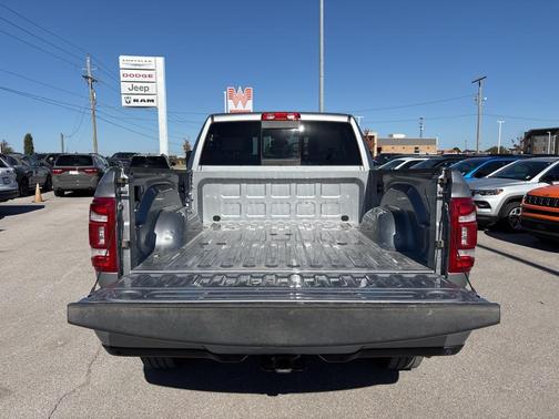 2024 RAM 2500 Laramie Crew Cab 4x4 6'4' Box