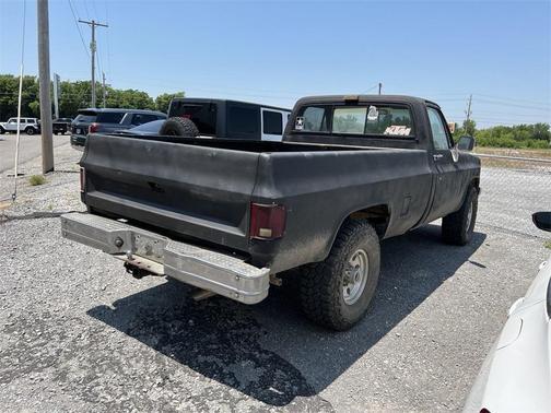 Photo 3 of 6 of 1982 Chevrolet Suburban
