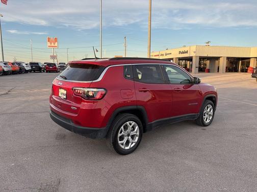 Red Hot Pearlcoat 2025 Jeep Compass Latitude