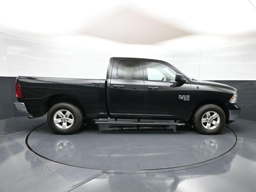 Diamond Black Crystal Pearlcoat 2024 RAM 1500 Classic SLT