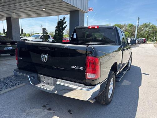 Diamond Black Crystal Pearlcoat 2024 RAM 1500 Classic SLT