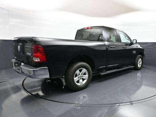 Diamond Black Crystal Pearlcoat 2024 RAM 1500 Classic SLT