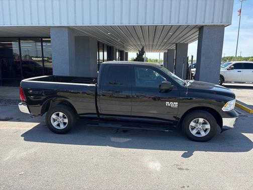 Diamond Black Crystal Pearlcoat 2024 RAM 1500 Classic SLT