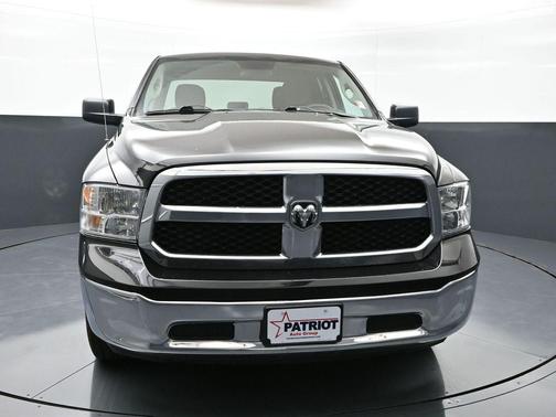 Diamond Black Crystal Pearlcoat 2024 RAM 1500 Classic SLT