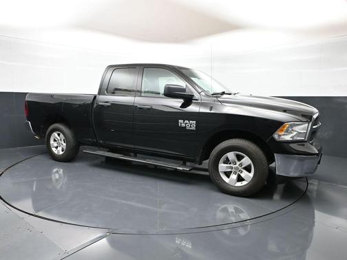 Diamond Black Crystal Pearlcoat 2024 RAM 1500 Classic SLT