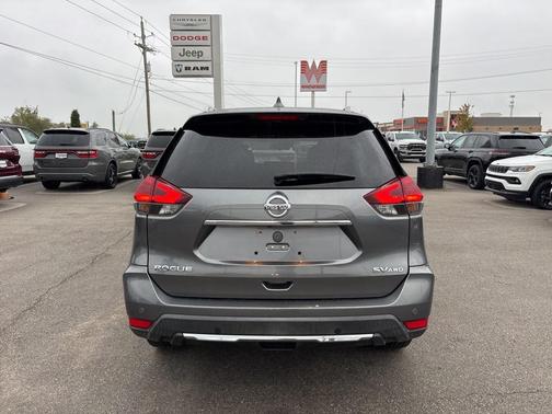 2020 Nissan Rogue SV