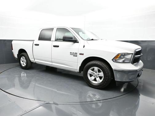 Bright White Clearcoat 2023 RAM 1500 Classic SLT