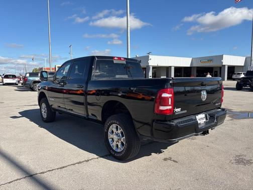 2024 RAM 2500 Laramie Crew Cab 4x4 6'4' Box