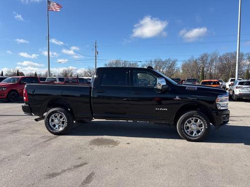 2024 RAM 2500 Laramie Crew Cab 4x4 6'4' Box
