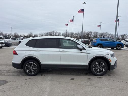 2024 Volkswagen Tiguan 2.0T SE