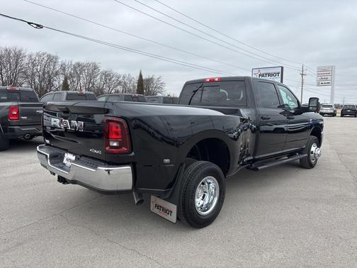 2026 RAM 3500 Tradesman Crew Cab 4x4 8' Box