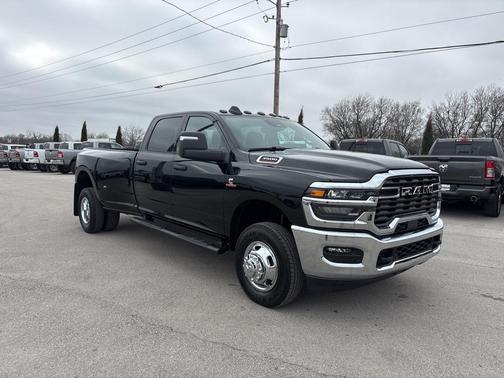 2026 RAM 3500 Tradesman Crew Cab 4x4 8' Box