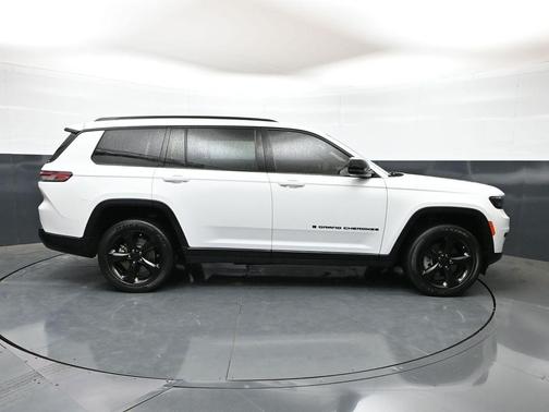 Bright White Clearcoat 2023 Jeep Grand Cherokee L Altitude