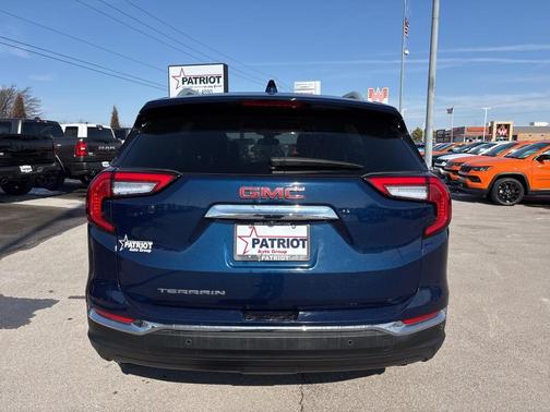 2023 GMC Terrain SLT