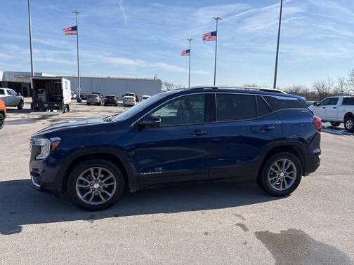 2023 GMC Terrain SLT