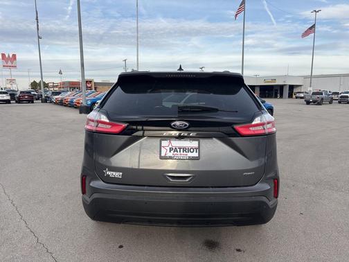 2022 Ford Edge SE