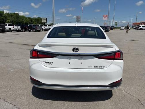 2021 Lexus ES 250 Base