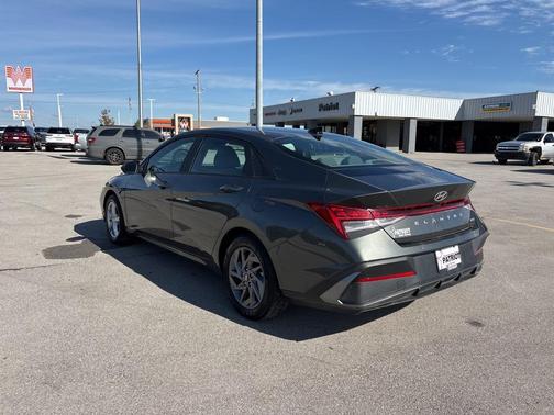 2024 Hyundai ELANTRA HEV Blue