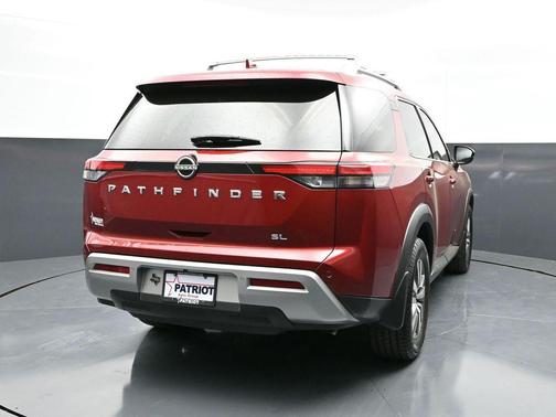 2023 Nissan Pathfinder SL FWD
