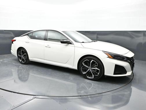 2024 Nissan Altima SR FWD