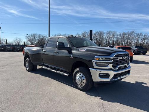 2026 RAM 3500 Tradesman Crew Cab 4x4 8' Box