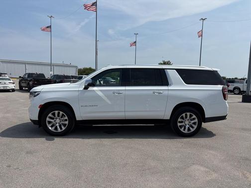 2023 Chevrolet Suburban Premier