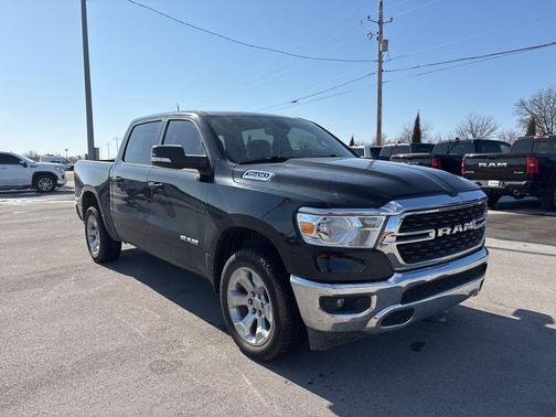 Diamond Black Crystal Pearlcoat 2022 RAM 1500 Big Horn/Lone Star