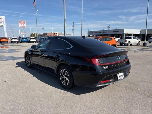 2023 Hyundai SONATA Hybrid Base