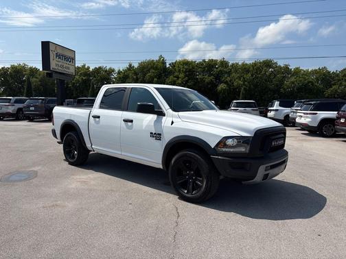 2024 RAM 1500 Classic Warlock Crew Cab 4x2 5'7' Box