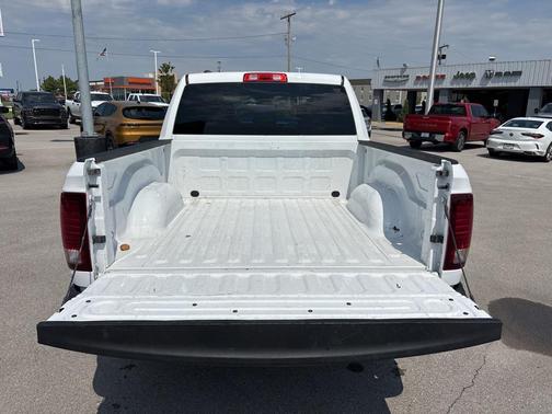 2024 RAM 1500 Classic Warlock Crew Cab 4x2 5'7' Box