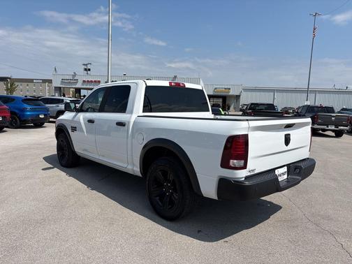 2024 RAM 1500 Classic Warlock Crew Cab 4x2 5'7' Box