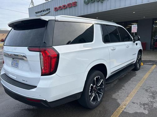 2023 GMC Yukon XL SLT