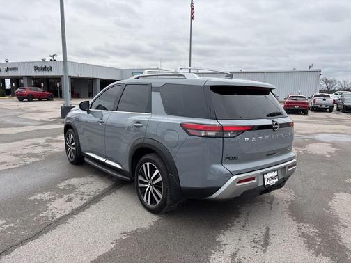 2024 Nissan Pathfinder Platinum 4WD