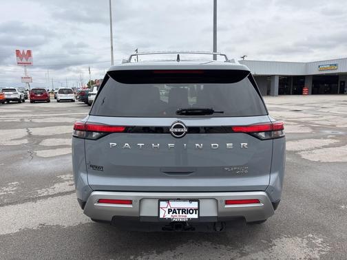 2024 Nissan Pathfinder Platinum 4WD
