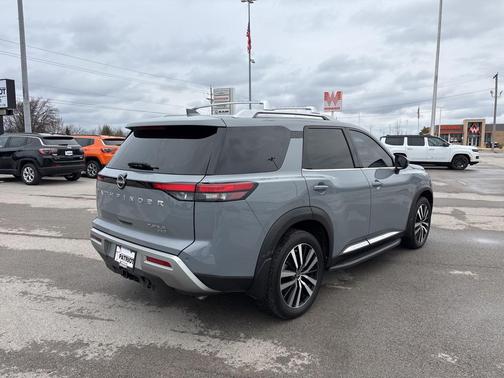 2024 Nissan Pathfinder Platinum 4WD